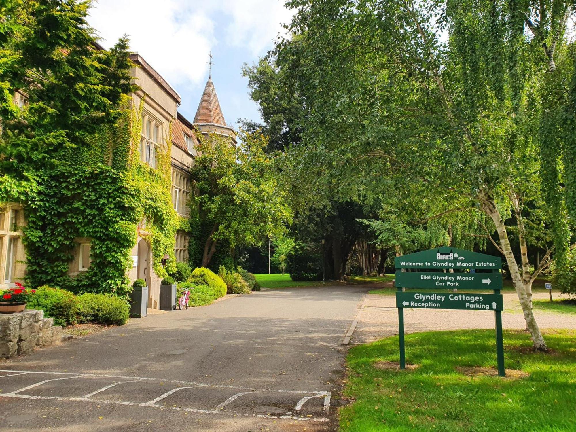Glyndley Manor * Polegate